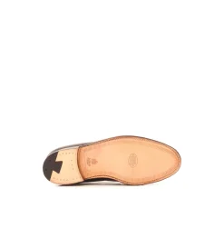 563