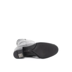 BOOTS AP35A
