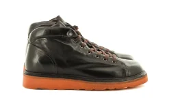 BOOTS IQ02A
