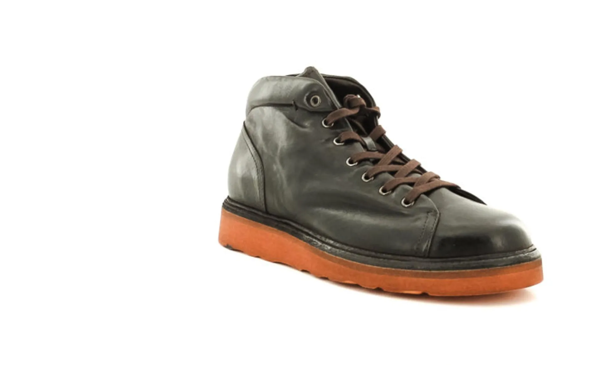 BOOTS IQ02A