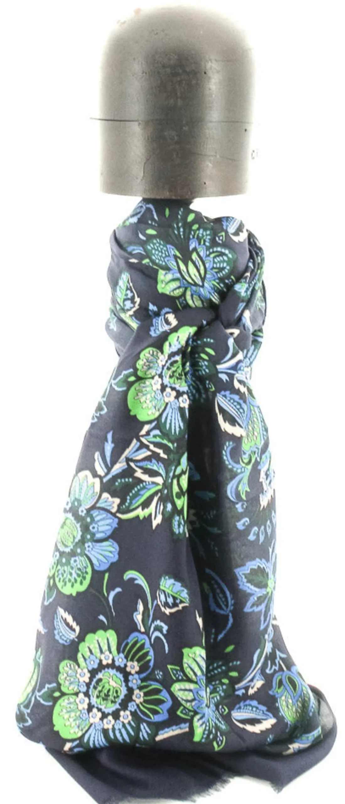 SCARF ARCHY FALL