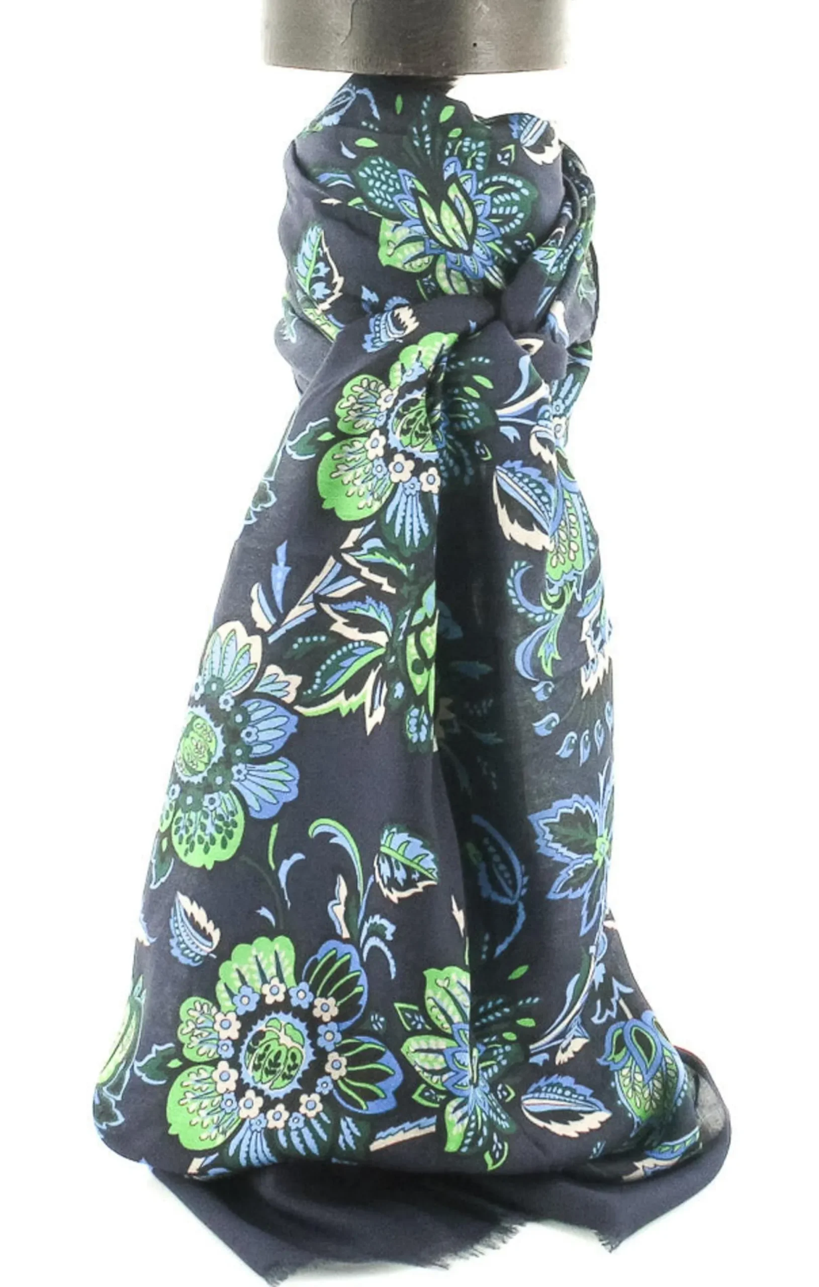 SCARF ARCHY FALL