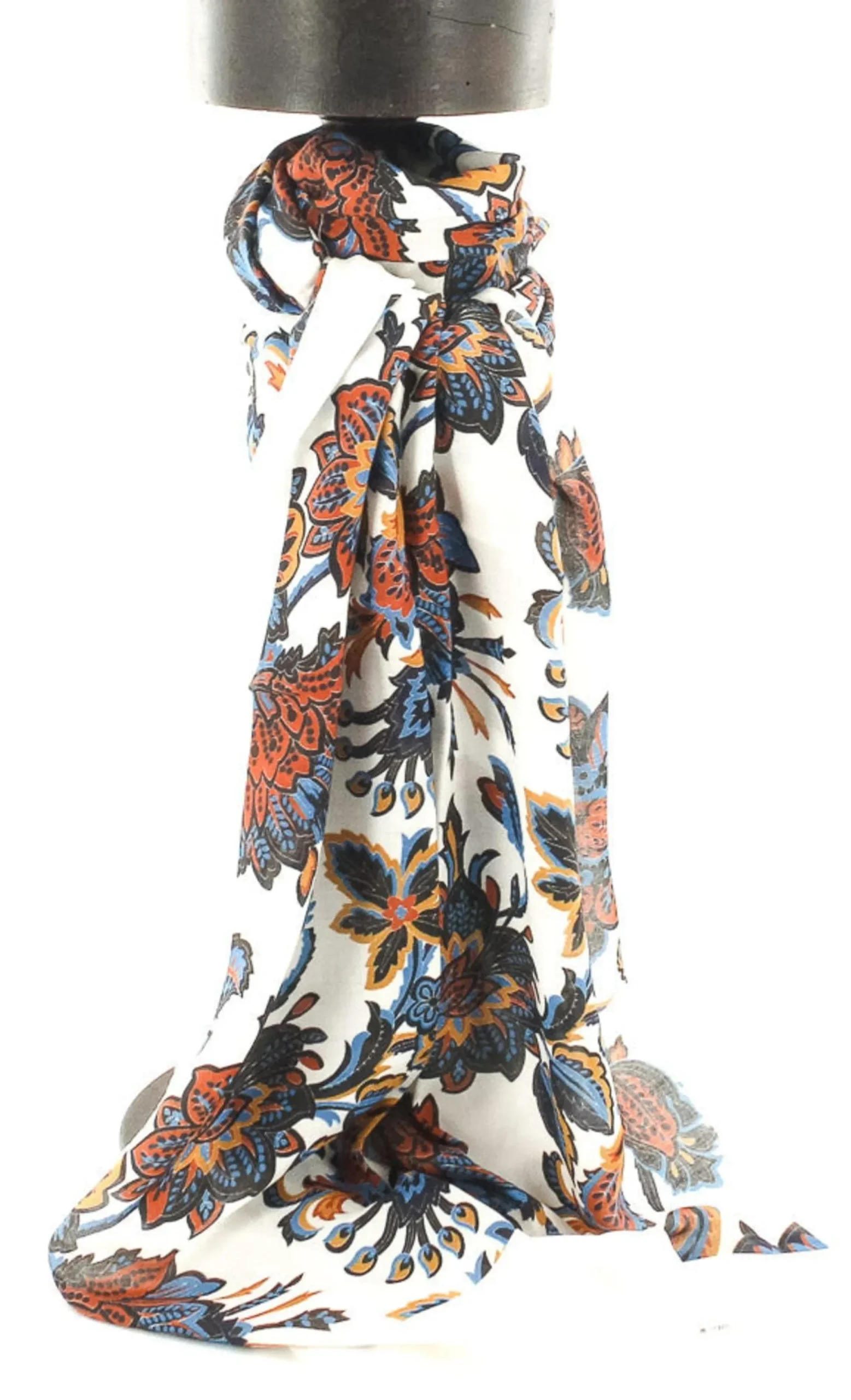 SCARF ARCHY FALL
