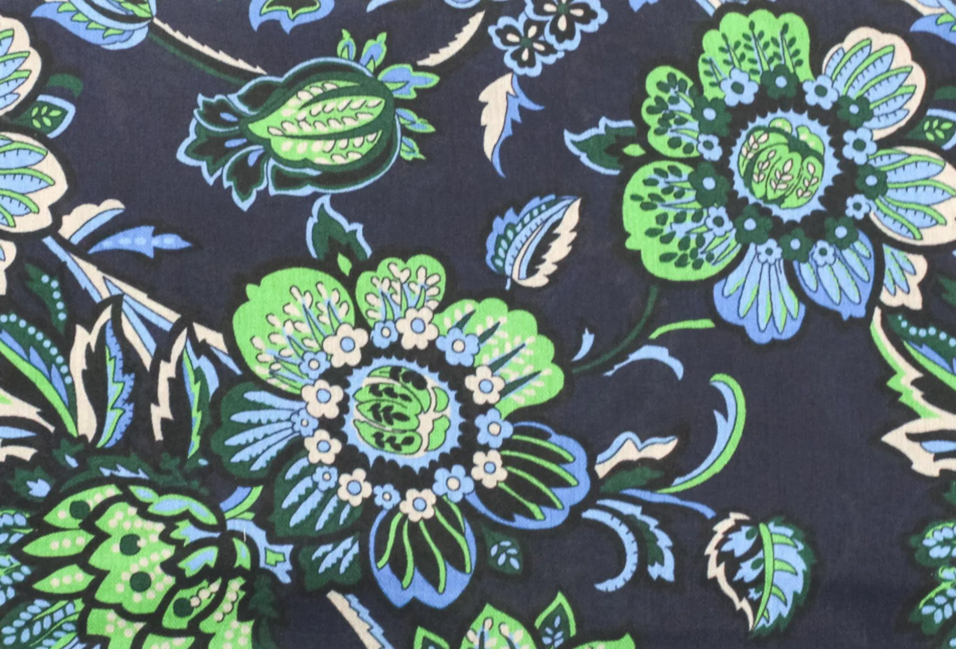 SCARF ARCHY FALL