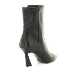 VINNIE BOOTIE